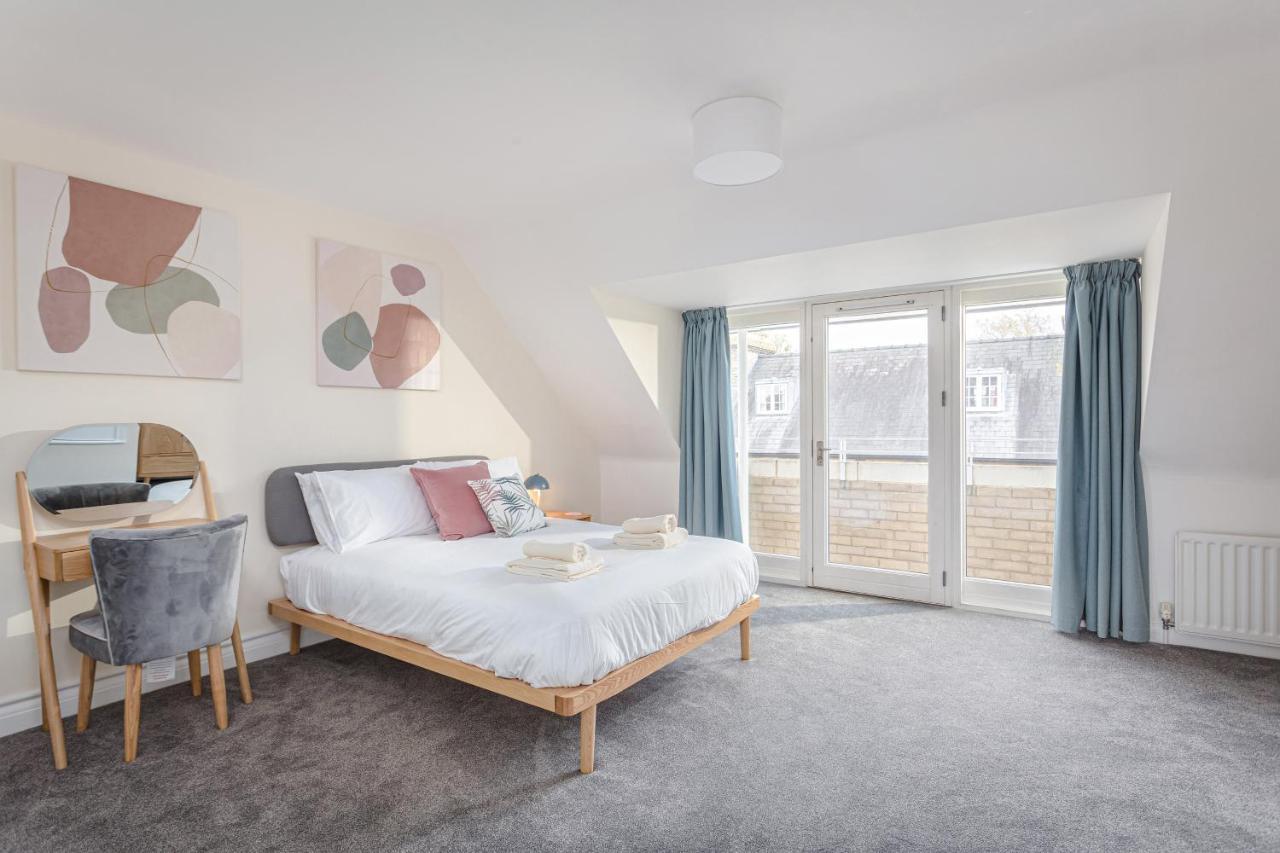 3 Bedroom Jesus Green Townhouse With Parking CBG Exterior foto